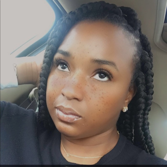 Meet your Posher, Elexis - Picture 1 of 1